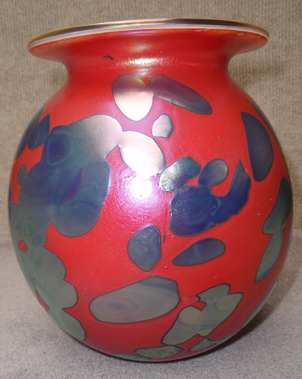 Round strawberry vase