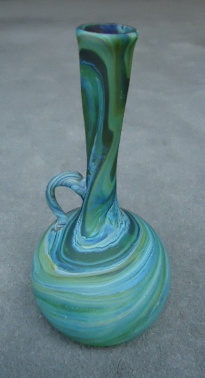 Long neck bulb
                  bottom vase with handle 9 1/2"