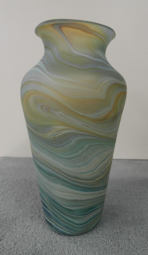Wide vase short neck