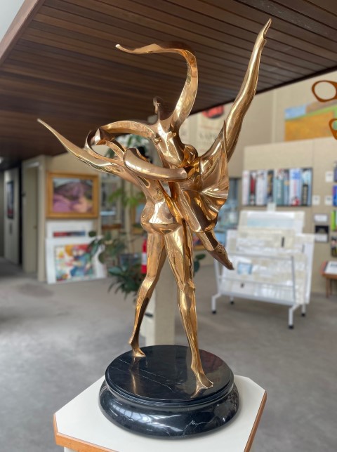 Duet bronze sculpture view