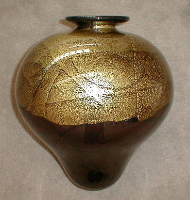 Black and Gold Vase with Lip