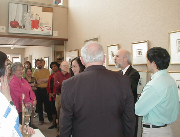 Roy Saper
                          explaining the late Picasso etchings, May 7,
                          2006